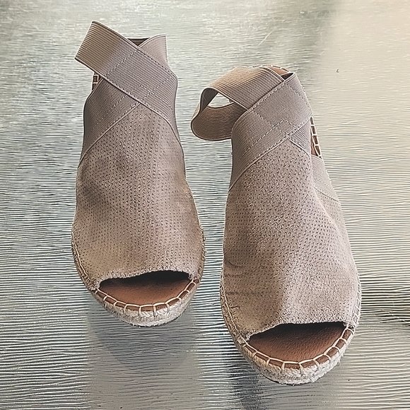 🍃 Kenneth Cole Gentle Souls Signature sandals 10M - Picture 3 of 10